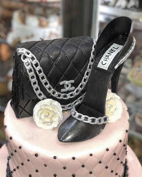 how to make a pink chanel purse cake|3d Chanel cake.